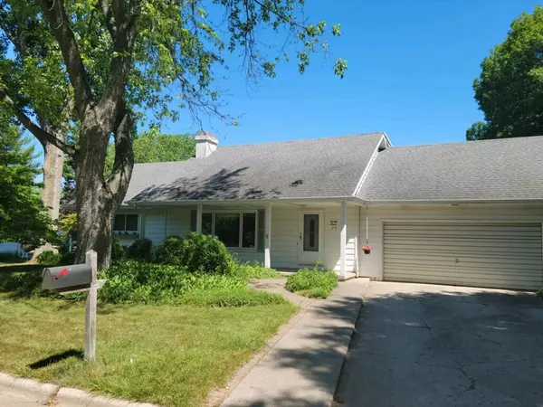 23 Warren Avenue, Hillsdale, MI 49242