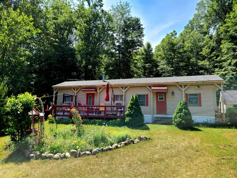 56643 56th Street, Lawrence, MI 49064