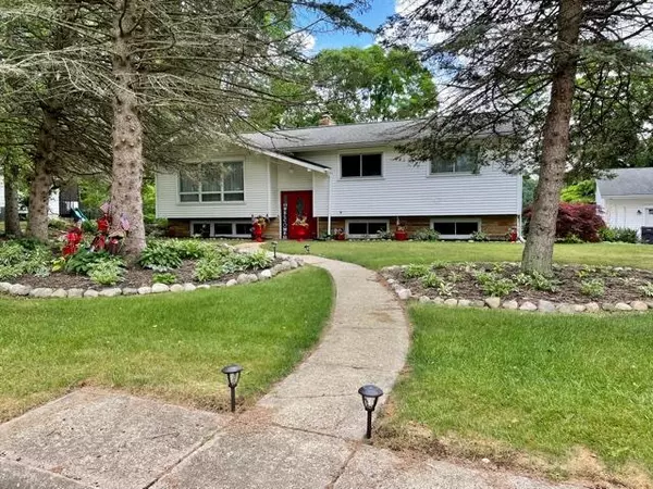 30 W Warren Avenue, Hillsdale, MI 49242