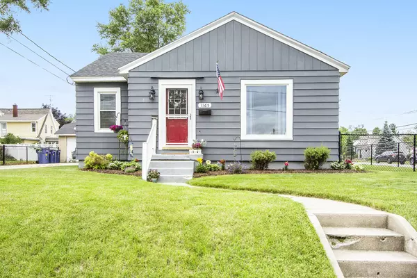 1165 BEECHWOOD NE Street, Grand Rapids, MI 49505