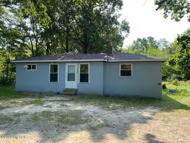 73585 28th Avenue, Covert, MI 49043