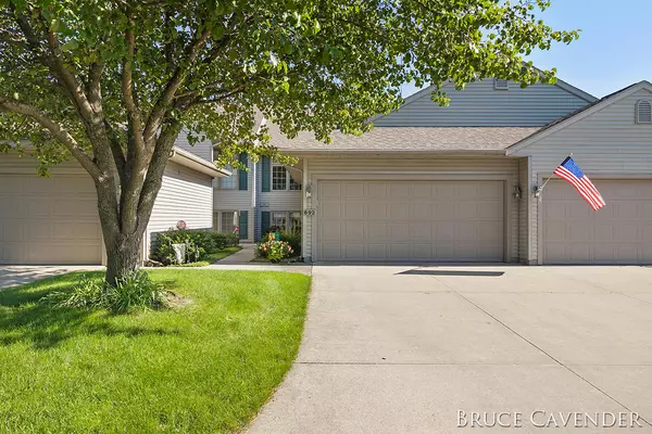 692 Sand Trap Court #97, Norton Shores, MI 49444