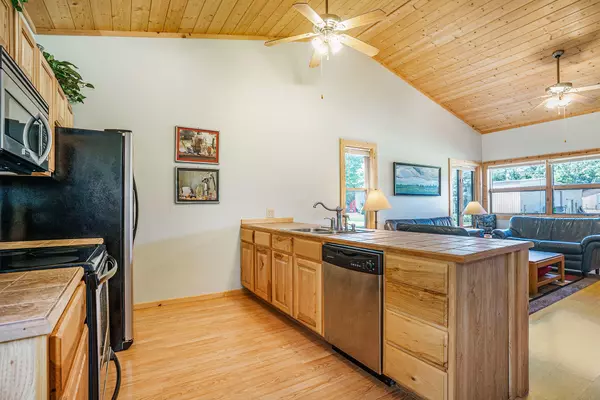 Pentwater, MI 49449,899 E Park Street