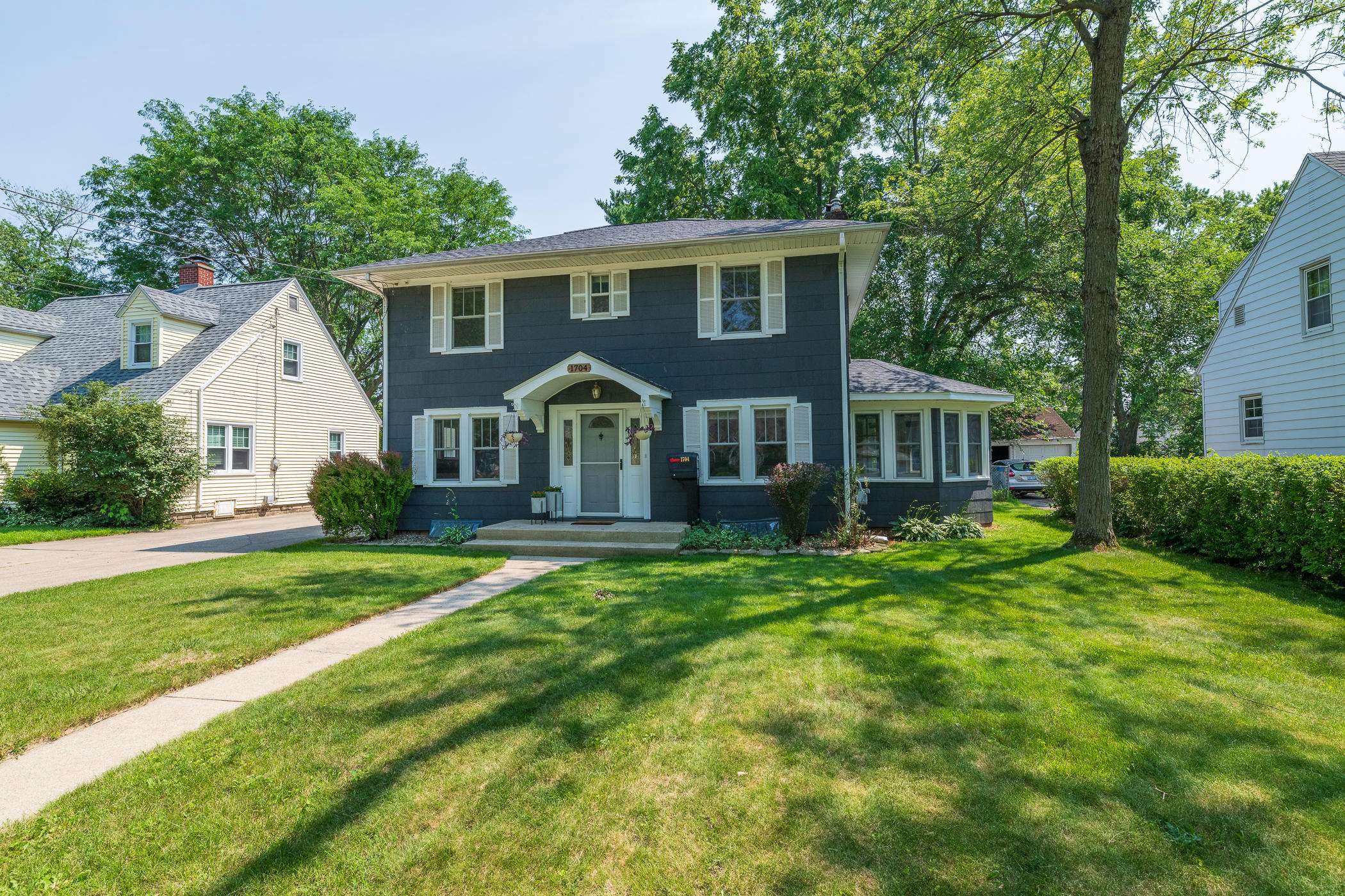1704 Miles Avenue, Kalamazoo, MI 49001