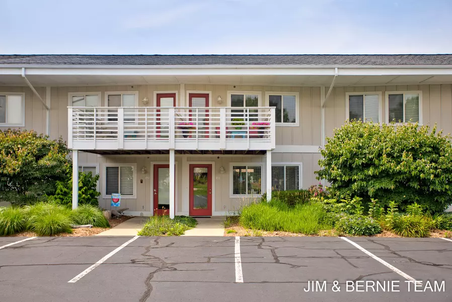 320 Blue Star Highway #13, Douglas, MI 49406