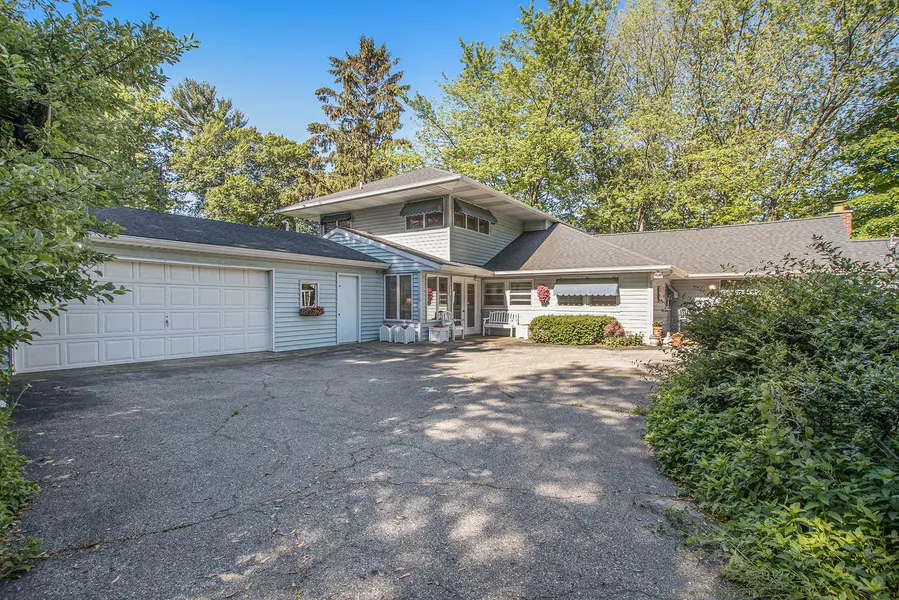 11069 Lakeshore Drive, West Olive, MI 49460