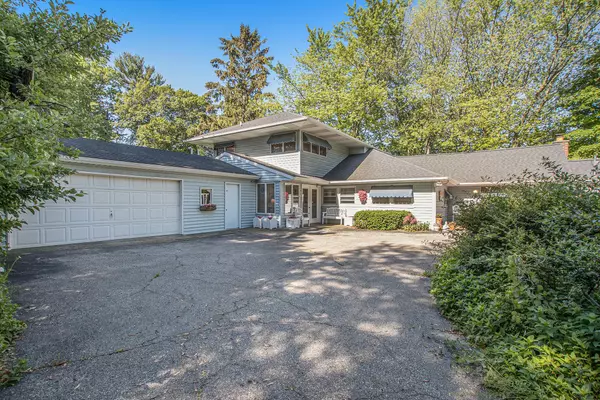 11069 Lakeshore Drive, West Olive, MI 49460