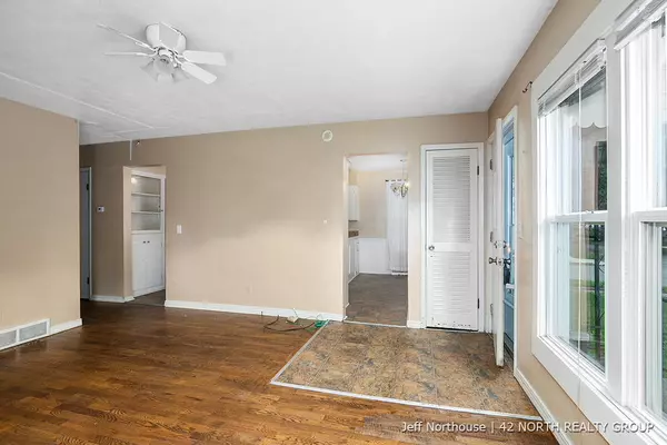 Grand Rapids, MI 49503,702 Harlan NE Avenue