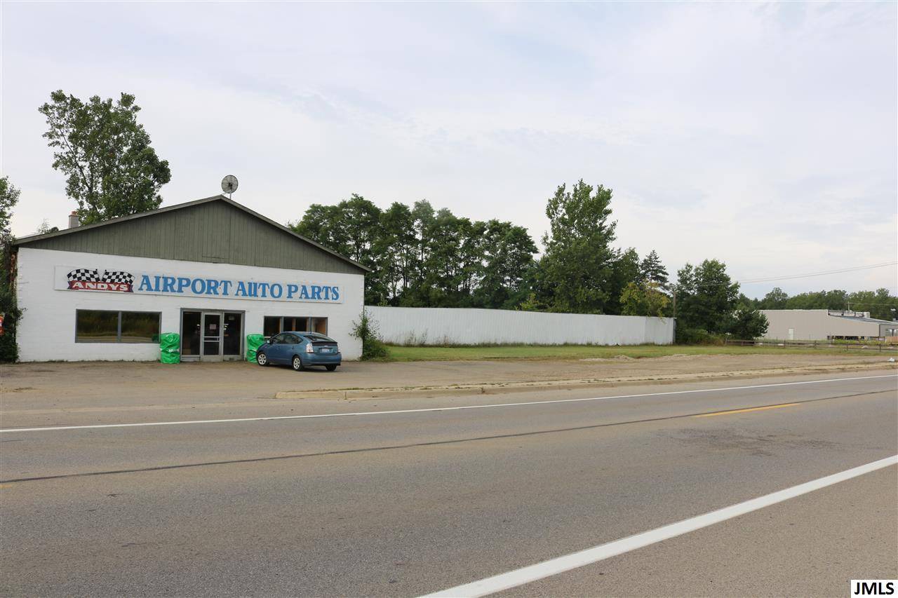 Jackson, MI 49202,3025 W MICHIGAN AVE