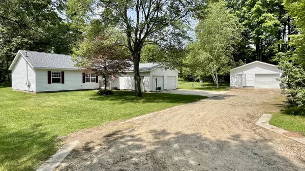 7842 S 21 Road, Cadillac, MI 49601