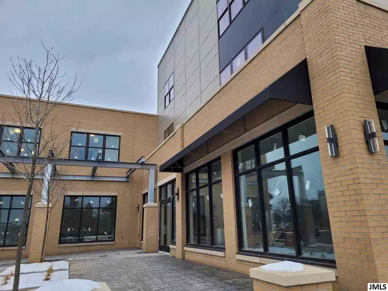 206 S JACKSON ST, Jackson, MI 49201