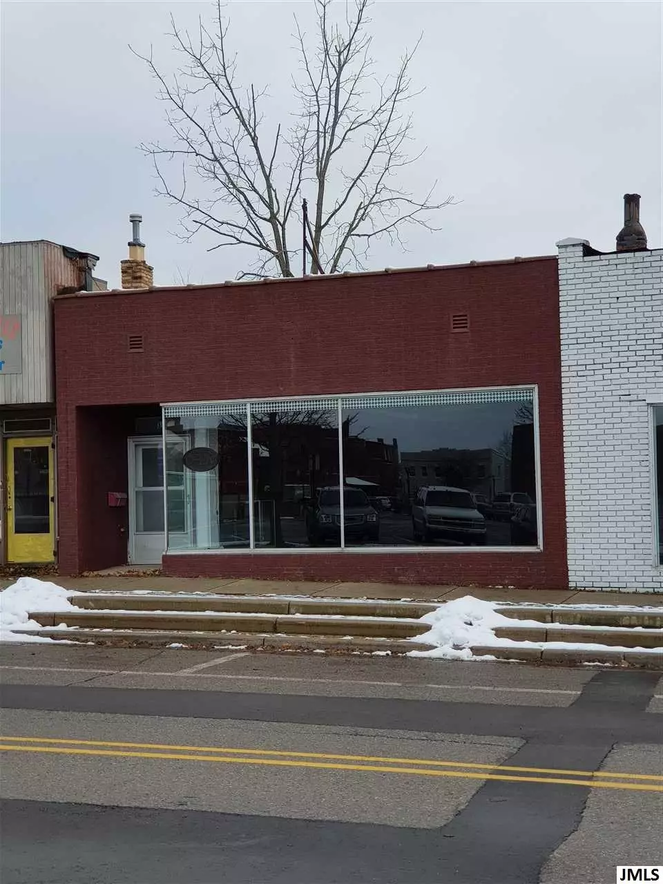 Hillsdale, MI 49242,34 E BACON ST