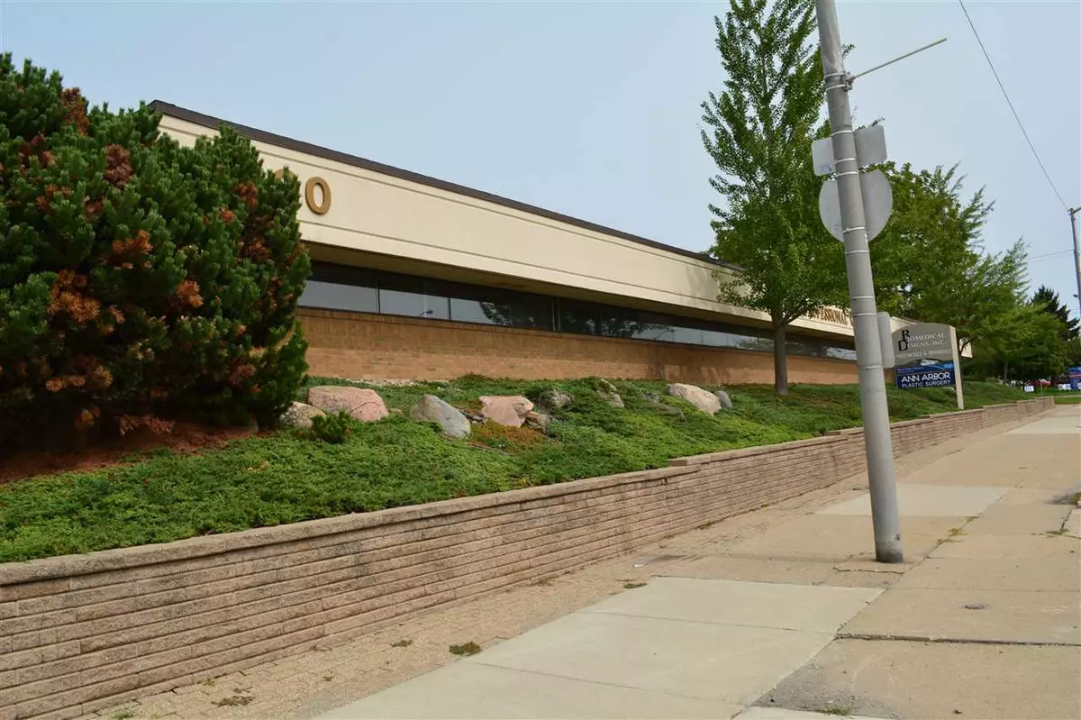 Jackson, MI 49201,900 E MICHIGAN AVE