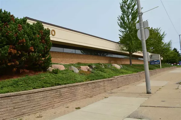 900 E MICHIGAN AVE, Jackson, MI 49201