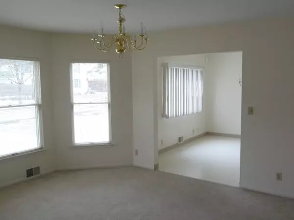 Jackson, MI 49203,272 DOUGLAS ST