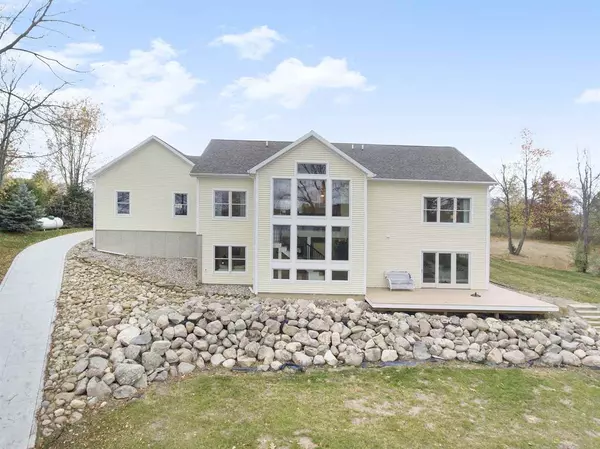Jerome, MI 49249,10025 SHADY OAK SHORES DR