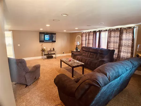 Jackson, MI 49201,124 AUSTIN