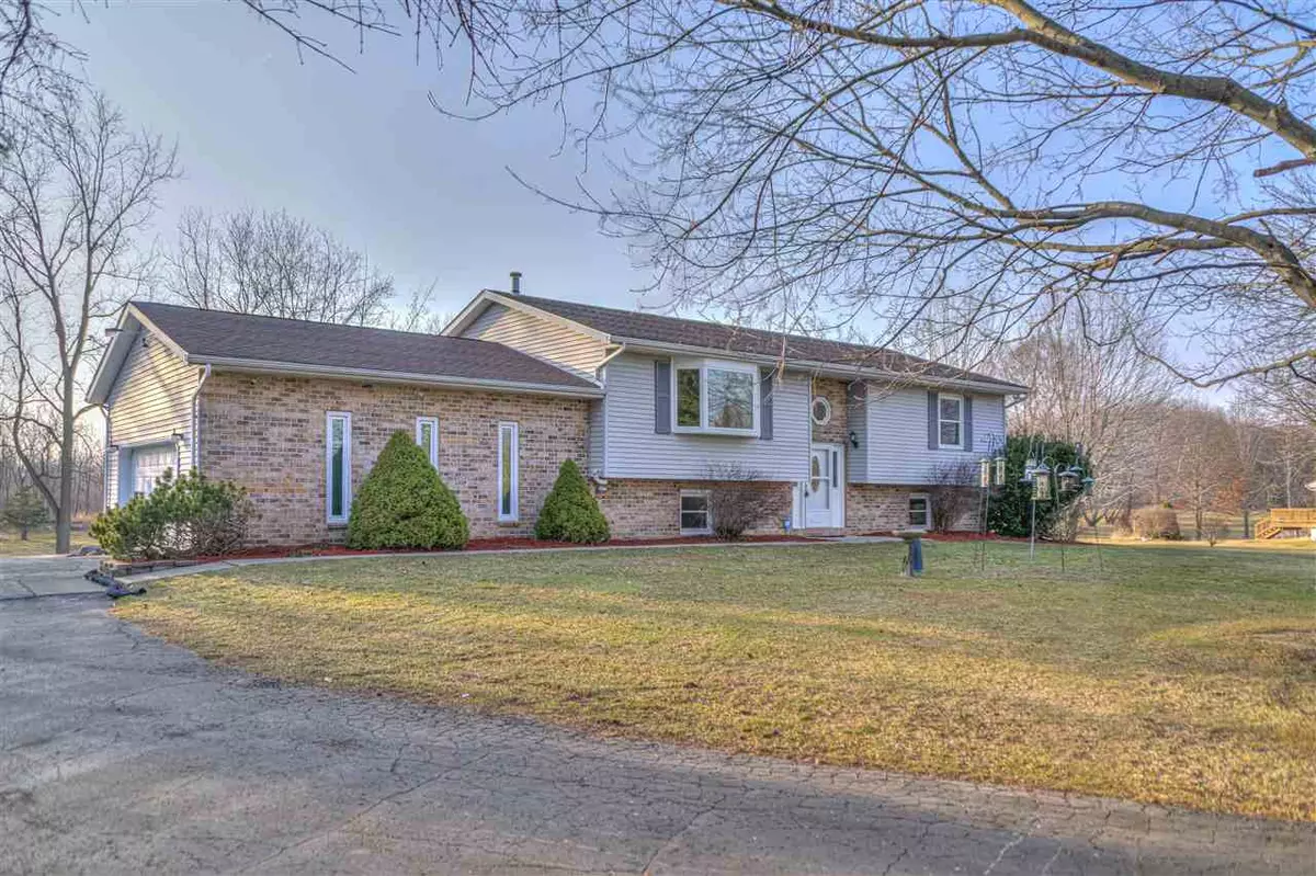 Munith, MI 49259,10260 COON HILL RD