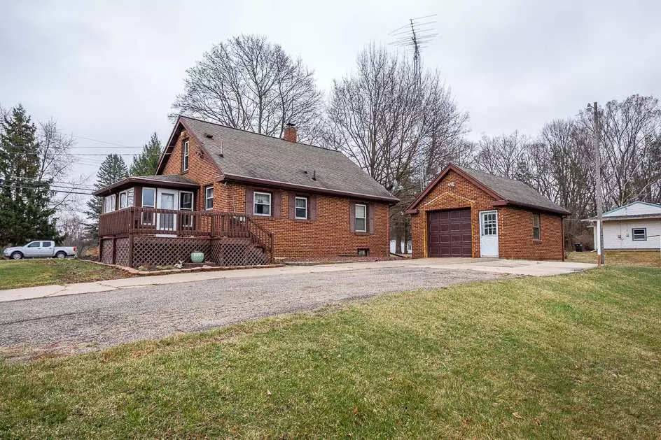 Jackson, MI 49203,202 ROBINSON RD