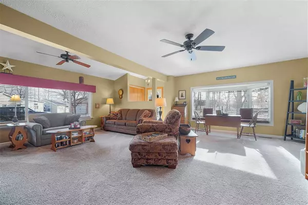 Jackson, MI 49201,8544 OAKWOOD CT
