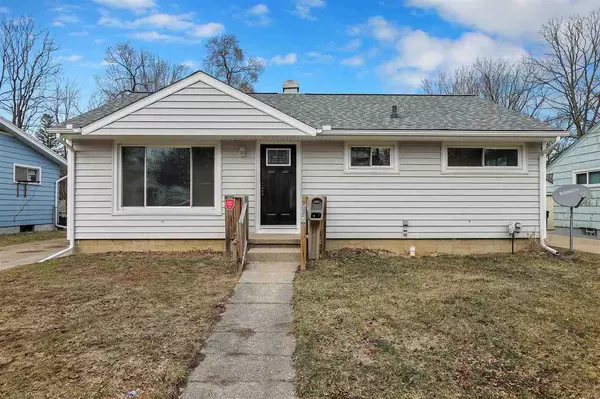 205 E GRAHAM AVE, Lansing, MI 48910