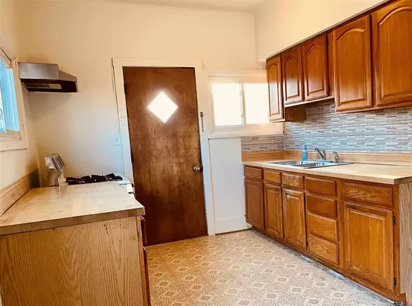 Jackson, MI 49201,609 S PLEASANT ST