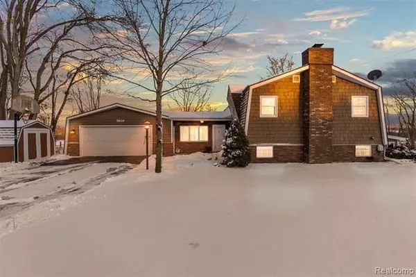 5829 S DRAPER RD, Jackson, MI 49201