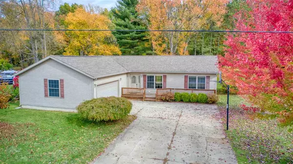 137 EDGEWATER, Michigan Center, MI 49254