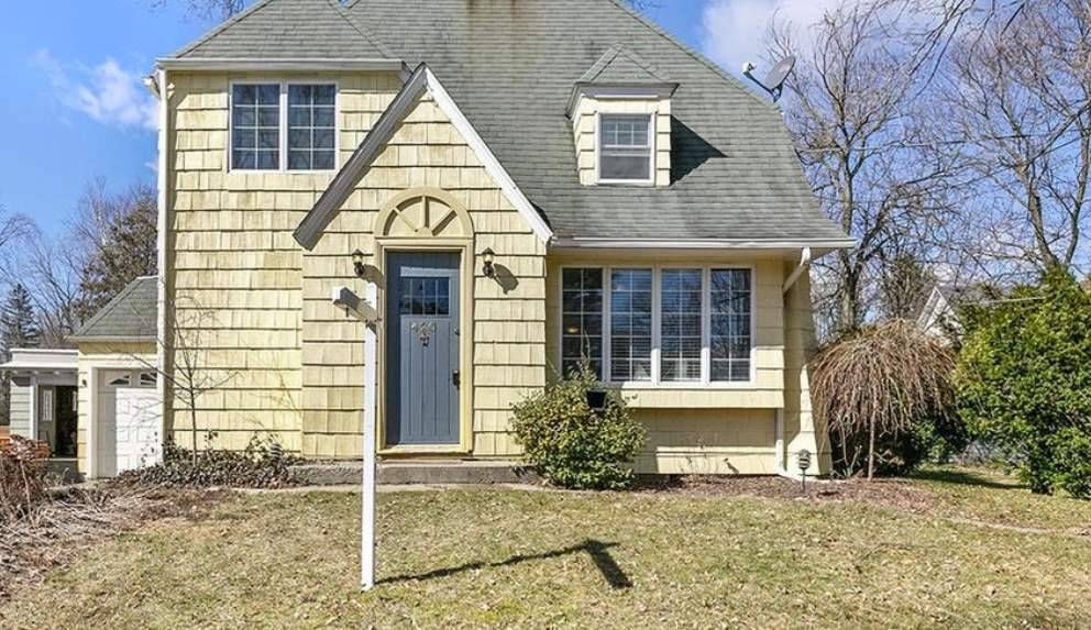 420 ELIZABETH ST, Albion, MI 49224