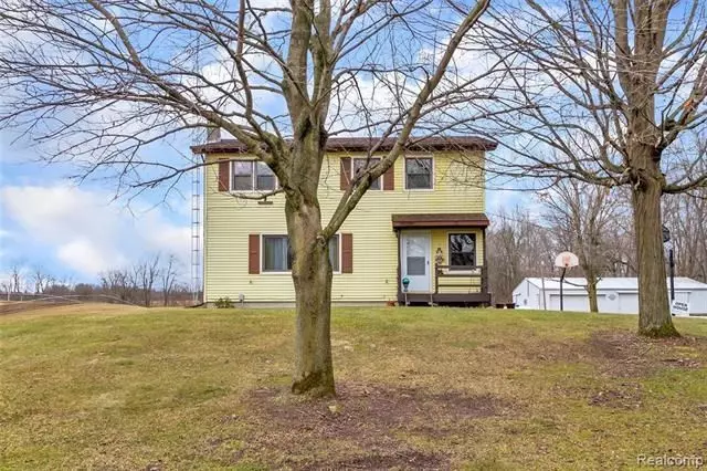 8231 E READING RD, Pittsford, MI 49271