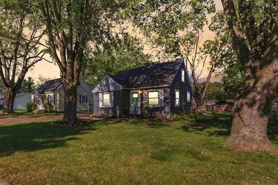 3135 INGHAM ST, Lansing, MI 48911