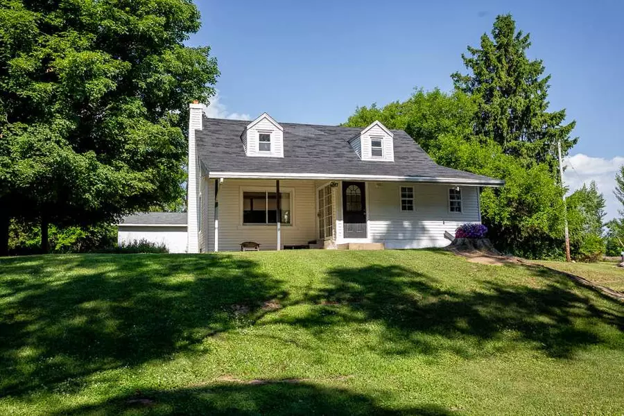 8274 S JACKSON, Clarklake, MI 49234