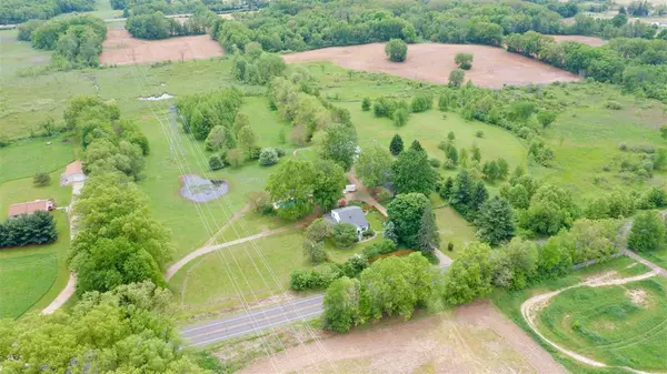 6307 COUNTY FARM, Jackson, MI 49201