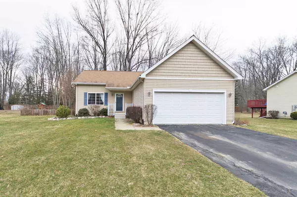 7958 VILLAGE GREEN LN, Parma, MI 49269