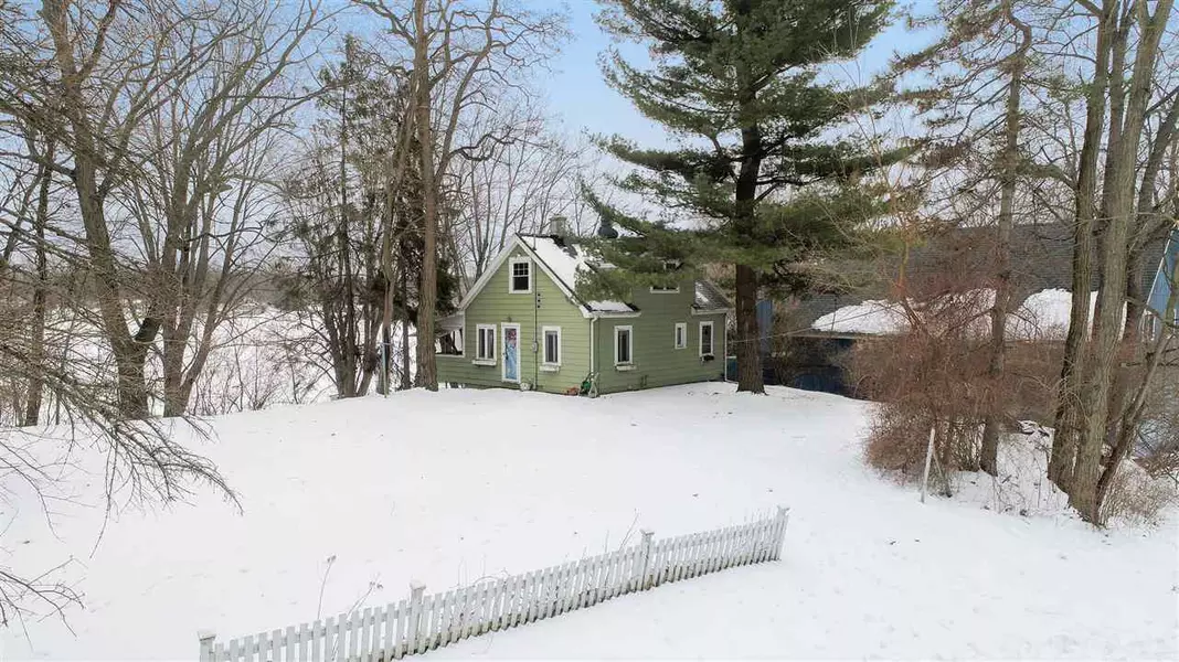 1868 LAKESIDE DR, Tipton, MI 49287