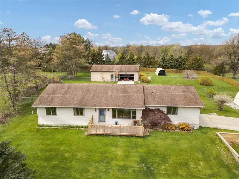 4100 NORVELL RD, Grass Lake, MI 49240