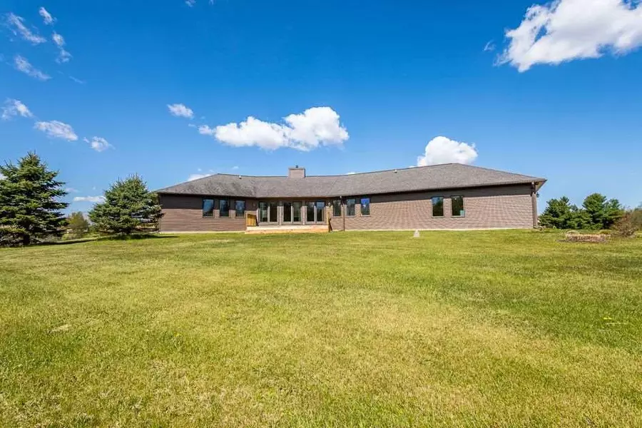 8771 COCKROFT, Eaton Rapids, MI 48827