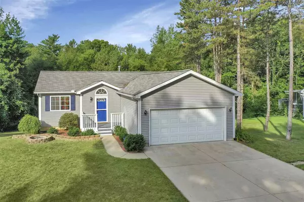 321 DOLORES DR, Pleasant Lake, MI 49272