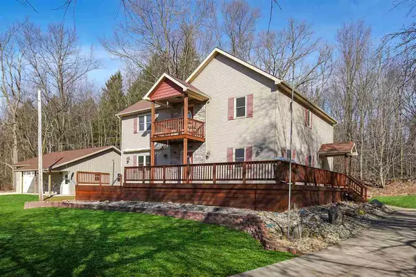 Manitou Beach, MI 49253,14166 HICKORY HILL
