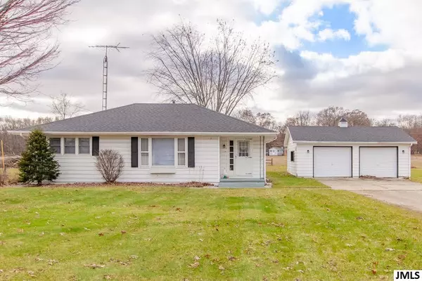 13147 W US 223, Manitou Beach, MI 49253