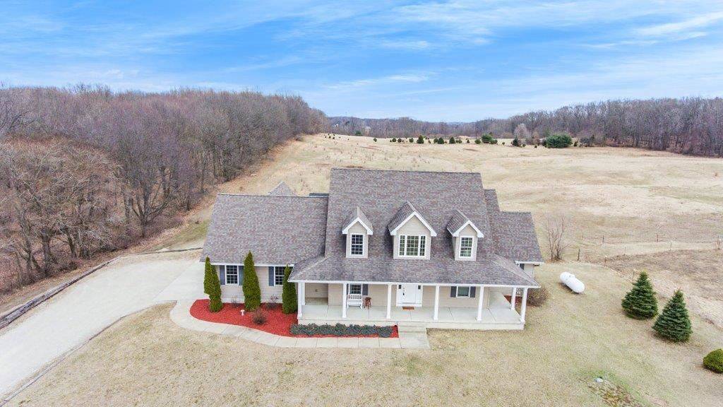 701 S DIAMOND RD, Mason, MI 48854