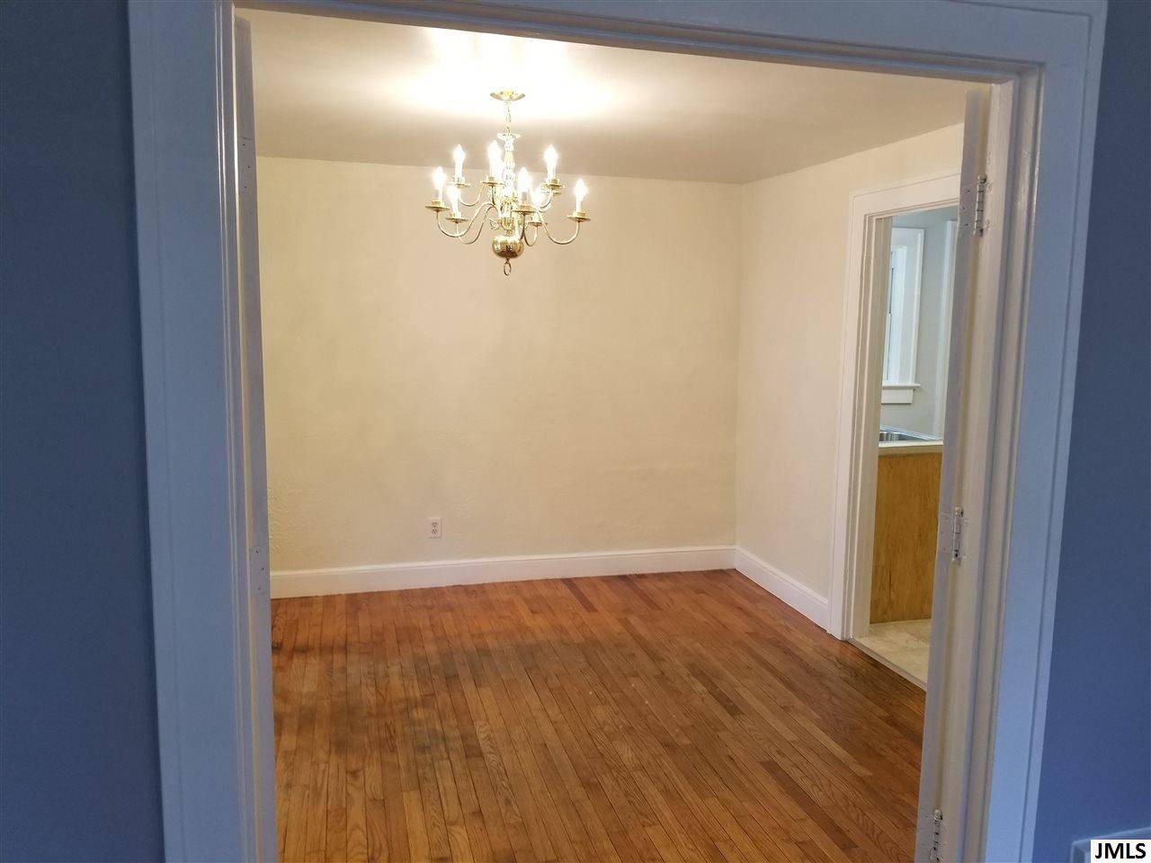 Jackson, MI 49203,235 W BIDDLE