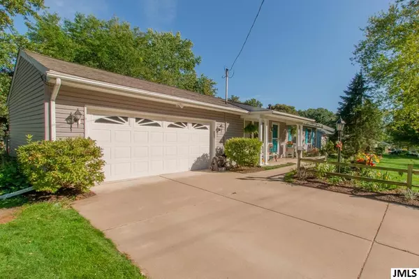 Parma, MI 49269,213 WESTLAWN
