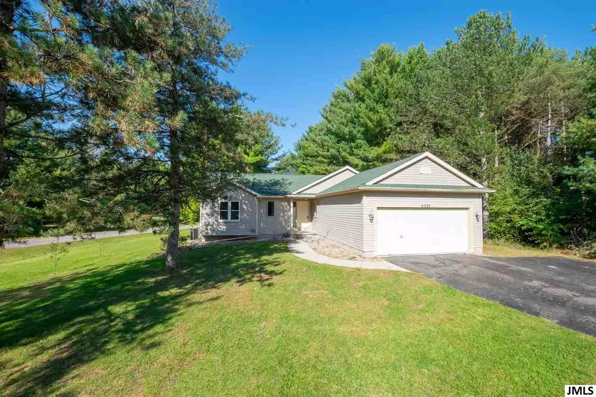 Pleasant Lake, MI 49272,4528 SPINNAKER LN