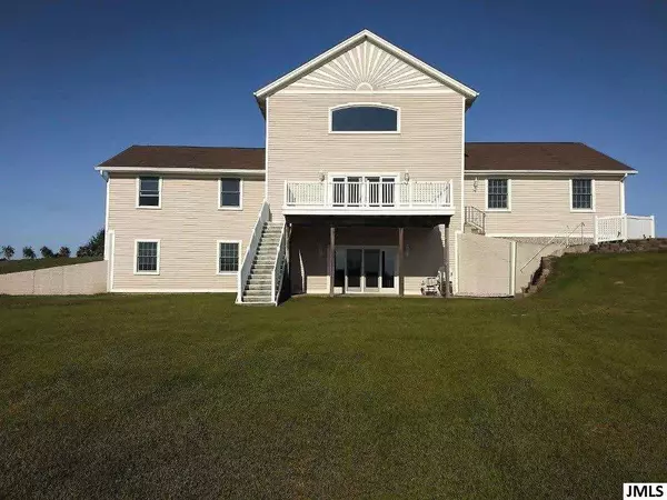 3500 WOLF LAKE RD, Grass Lake, MI 49240