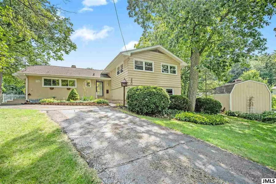 280 LAKE HILLS DR, Concord, MI 49237