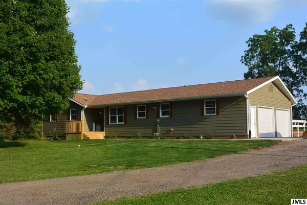 332 E KINSEL HWY, Charlotte, MI 48813