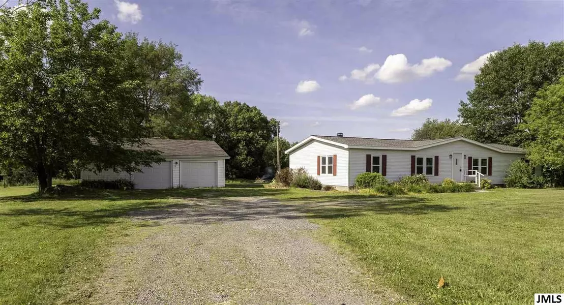 6600 CEMENT CITY RD, Brooklyn, MI 49230