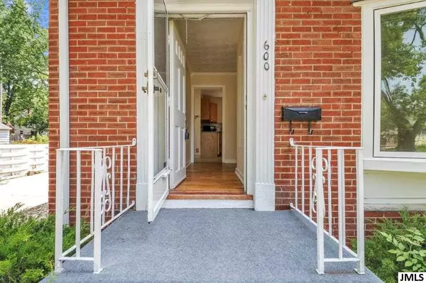 Lansing, MI 48910,600 N DEXTER DR