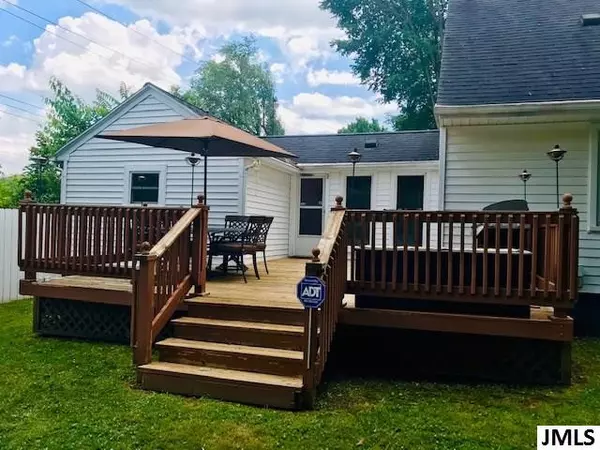 Jackson, MI 49203,210 E PALMER